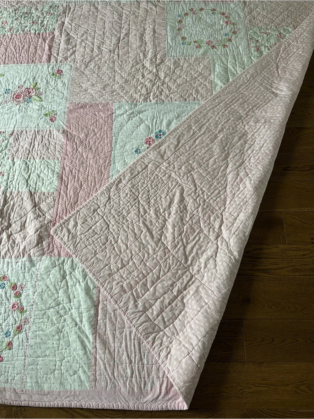 Pottery Barn Kids TWIN Size Cotton Quilt Patchwork Embroidered Coverlet Blanket